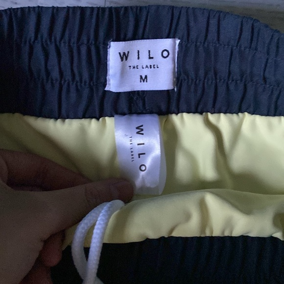 WILO The Label Women's 2 in 1 Running Short Clay Athletic Workout Activewear - Picture 3 of 3